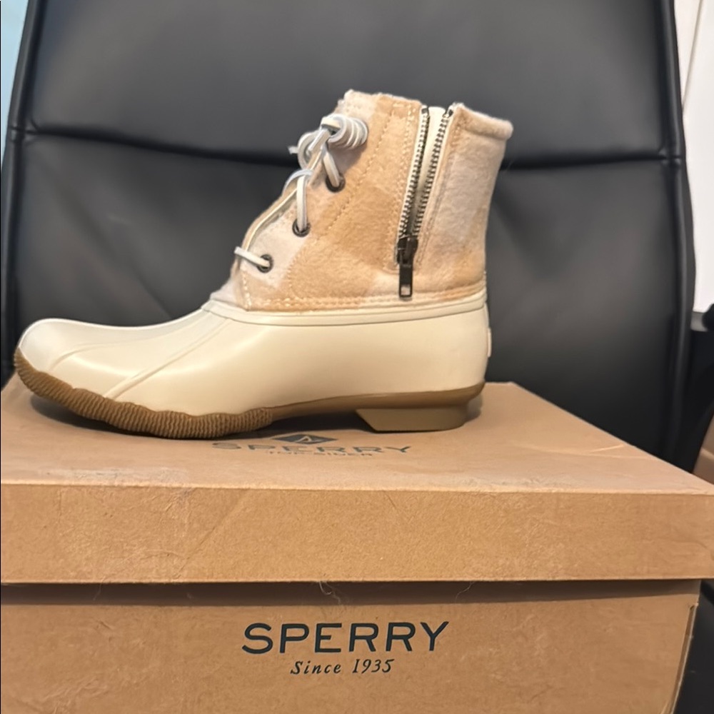 Sperry Women's Cream Duck Boots